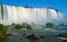 Foz do Igua&ccedil;u e Curitiba est&atilde;o entre as cidades tur&iacute;sticas mais importantes do pa&iacute;s