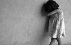 Disque 100: den&uacute;ncias de abuso contra crian&ccedil;as e adolescentes ca&iacute;ram em 2015