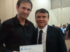 Cand&oacute;i - Gelson Costa recebe certificado de Prefeito Inovador/2014