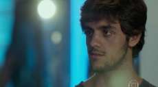 "Totalmente Demais'': Enciumado, Jonatas invade apartamento de Arthur, mas &eacute; expulso por Eliza