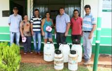 Ibema - Produtores de Leite recebem doses de s&ecirc;men para melhorar gen&eacute;tica do rebanho