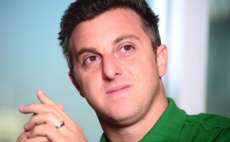 Luciano Huck perde carteira ao recusar baf&ocirc;metro