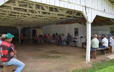Pinh&atilde;o - Secret&aacute;rios de agricultura e de ind&uacute;stria e com&eacute;rcio participam de reuni&atilde;o em Faxinal dos Carvalhos