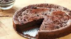 Bolo de chocolate: 3 receitas sublimes que v&atilde;o te salvar de qualquer TPM. Confira!