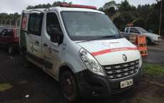 Pinh&atilde;o - Ambul&acirc;ncia do munic&iacute;pio se envolve em acidente pr&oacute;ximo a Irati