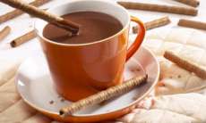 Aprenda a fazer um verdadeiro chocolate quente cremoso