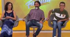 Convidado interrompe 'Casos de Fam&iacute;lia' porque estava 'muito apertado'. Confira o v&iacute;deo!