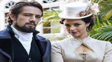 Em "Al&eacute;m do Tempo": Felipe beija Melissa e L&iacute;via se desespera