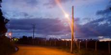 Pinh&atilde;o - Rua de acesso ao bairro Colina Verde recebe ilumina&ccedil;&atilde;o p&uacute;blica