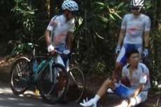Carro atinge ciclista coreano que treinava na Vista Chinesa