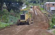 Pinh&atilde;o - Secretaria de Obras realiza melhorias nas ruas do bairro Invernadinha