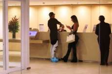 Lucas Lucco de pantufa &eacute; flagrado aos beijos com cascavelense