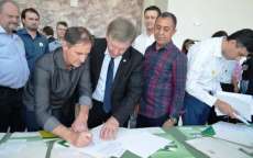 Guarania&ccedil;u - Agricultura &eacute; contemplada com dois novos ve&iacute;culos pelo Governo do Estado