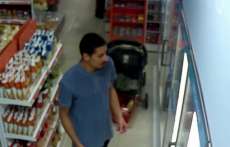 Veja v&iacute;deo de homem usando crian&ccedil;a para furtar em conveni&ecirc;ncia de posto de gasolina