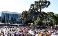 Professores estaduais podem entrar em greve