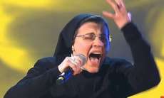 No &lsquo;The Voice It&aacute;lia&rsquo;, freira cantou muito e vira nova febre mundial. Assista