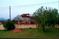Laranjeiras - Chuvas com granizo e ventos fortes causam grandes estragos na tarde desta sexta dia 18