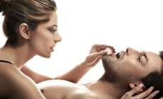 J&aacute; pensou em esfriar o sexo? 6 brincadeiras geladas que v&atilde;o deix&aacute;-los arrepiados