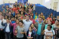 Cand&oacute;i - Prefeitura entrega as chaves da casa pr&oacute;pria para 49 fam&iacute;lias