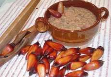 Sopa de pinh&atilde;o faz sucesso neste inverno