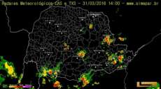 Radares mostram chuva forte em v&aacute;rios munic&iacute;pios do Paran&aacute;