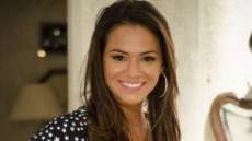 Depois de separa&ccedil;&atilde;o, Bruna Marquezine curte balada na companhia de amigas