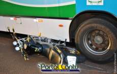Portal Cantu flagra acidente entre moto e &ocirc;nibus em Cascavel