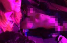 Show nos Estados Unidos tem que ser interrompido depois que casal faz sexo no palco