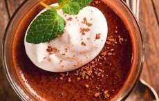 Chocolate amargo pode deixar sua apar&ecirc;ncia mais jovem, sabia?