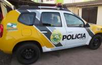 Rapaz ameaça cortar o pescoço da mãe com faca