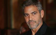 Para ajudar o Sud&atilde;o, ator George Clooney faz sorteio de uma noite ao seu lado