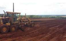 Cand&oacute;i - Munic&iacute;pio inicia obra de terraplenagem da escola urbana
