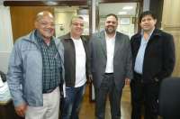 Laranjeiras - Vice-prefeito Ivan Theo busca no governo do Estado mais moradias