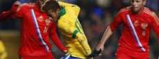 Chamado de pipoqueiro e Bieber, Neymar rebate: "v&atilde;o gastar tempo xingando"