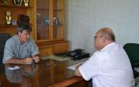 Pinh&atilde;o - Prefeito recebe visita de representante do escrit&oacute;rio regional da COHAPAR