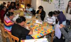 Nova Laranjeiras - CRAS realizou na ultima sexta dia 28, curso de bordado de fita