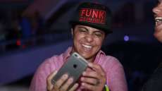 Thammy posta foto com barba em festa