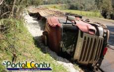Laranjeiras - Caminhão tomba na 277 nesta terça dia 12