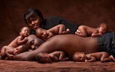 Ap&oacute;s seis anos fam&iacute;lia recria foto de s&ecirc;xtuplos e o resultado &eacute; apaixonante