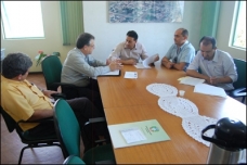 Pinh&atilde;o - Prefeito recebe chefe do SEAB