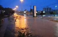 Laranjeiras - Av. Ivan Ferreira do Amaral interditada pelas chuvas