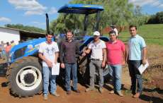 Cand&oacute;i - Prefeito entrega patrulha agr&iacute;cola para Matas do Cavernoso de quase R$ 200 mil