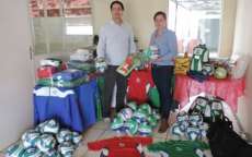 Cand&oacute;i - Munic&iacute;pio &eacute; contemplado com material esportivo