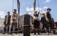 'Liberdade, Liberdade': M&atilde;o de Luva e Sim&atilde;o v&atilde;o &agrave; forca