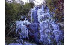 Frio de -7,2&ordm; C congela cachoeira na cidade mais fria do Brasil