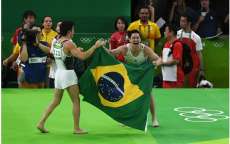 Pela primeira vez, Brasil faz dobradinha no p&oacute;dio ol&iacute;mpico da gin&aacute;stica